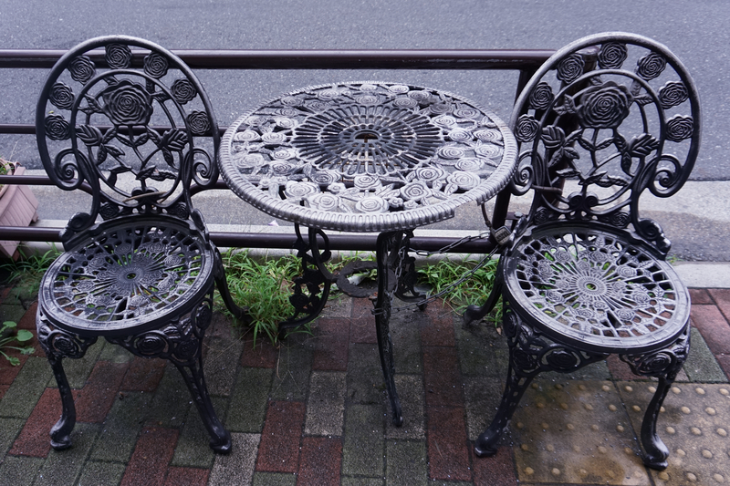 repainting outdoor metal furniture