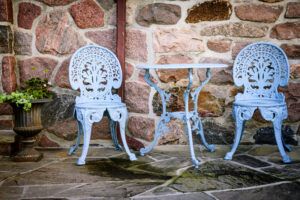 repainting outdoor metal furniture