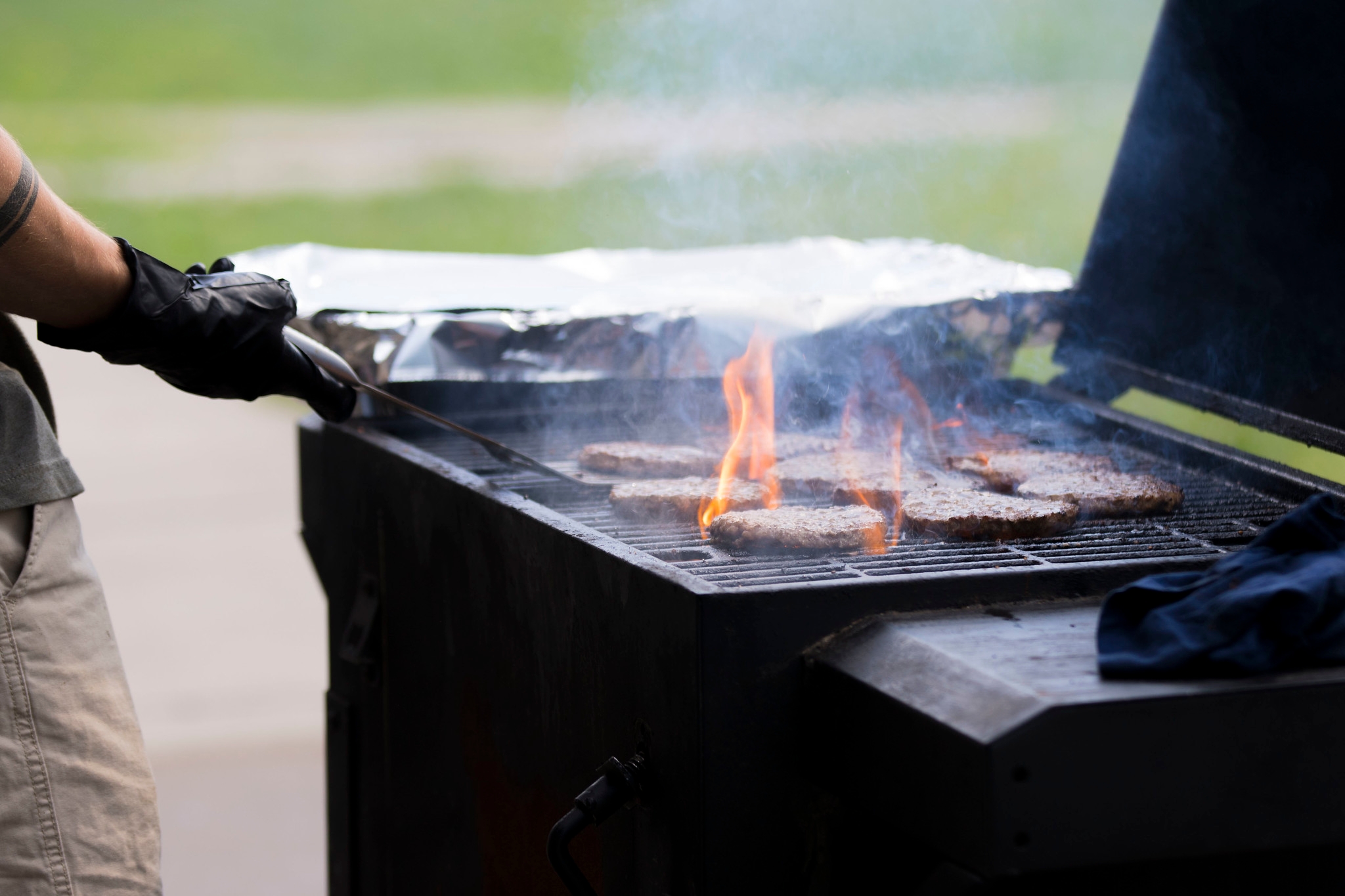 Pellet Grill Vs Gas Grill Which is Better? BackyardPatioLife