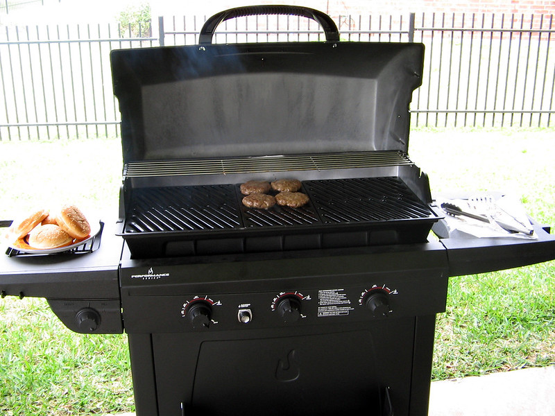 A Brand New Gas Grill / Flickr / Kevin Trotman